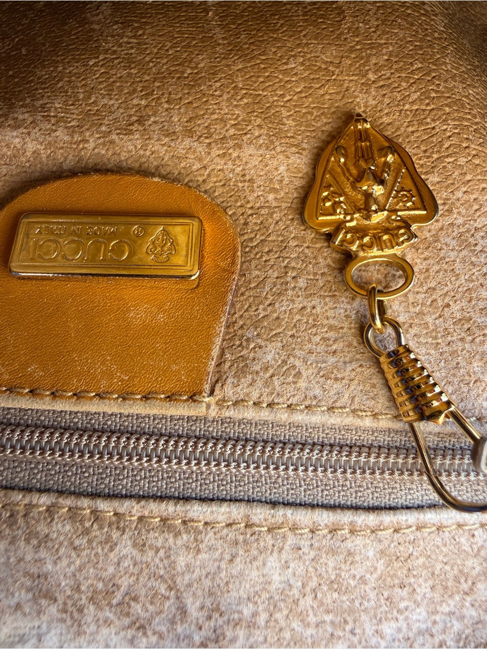 Vintage Gucci Monogram Round Crossbody purse with Tan Trim - Picture 8 of 12